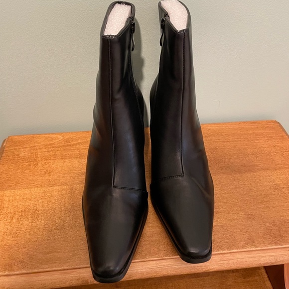 NWT Lulu’s Black Square Toe Heeled Ankle Boots - Picture 8 of 9